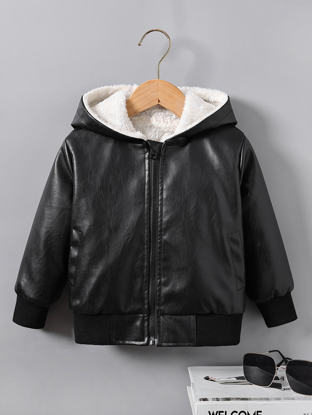 Boys' Comfortable Fleece-Lined Zip Jacket for Autumn And Winter, Thickened And Warm, New Korean-Style Motorcycle Jacket for Fall And Winter 2024.