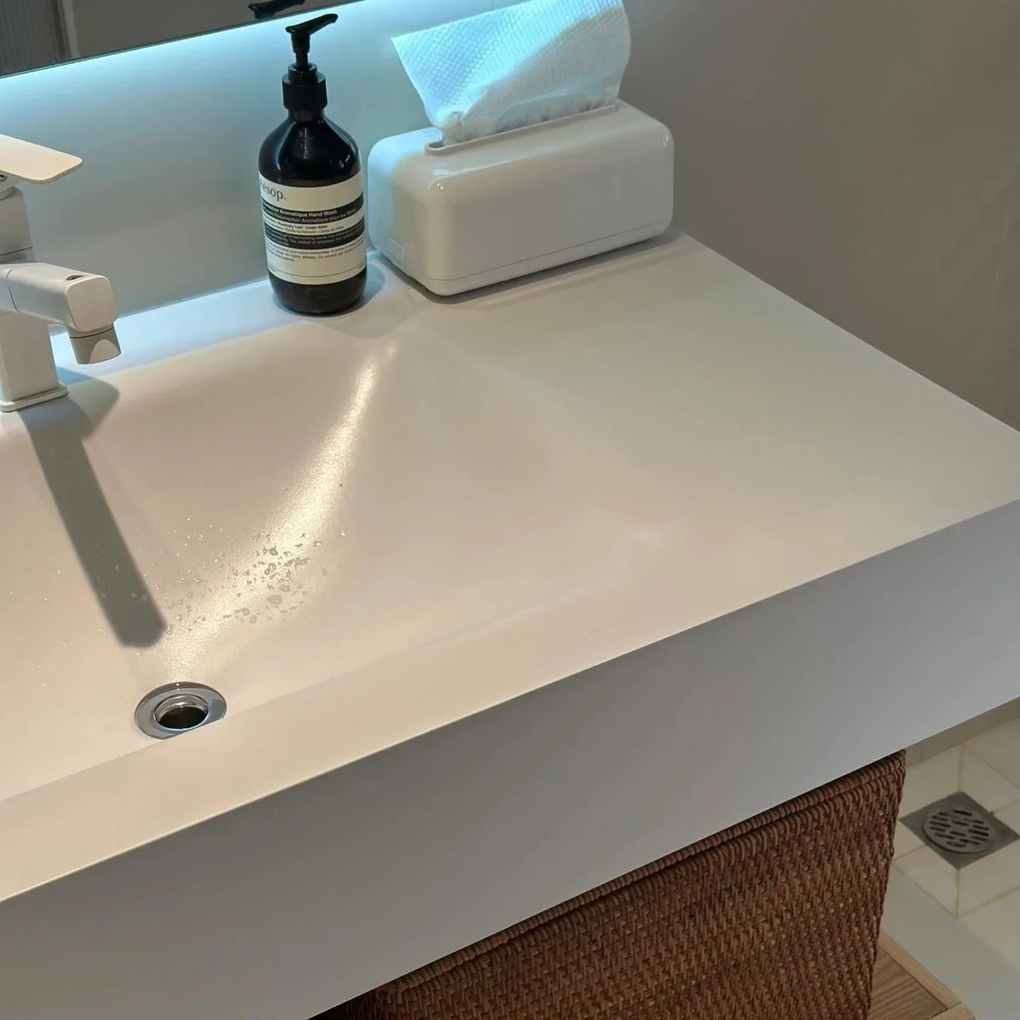 Bathroom Cabinet Slab Hot Bending Integrated Basin Wall-Mounted Bathroom Vanity Wall Hung Storage Vanity Cabinet with Basin