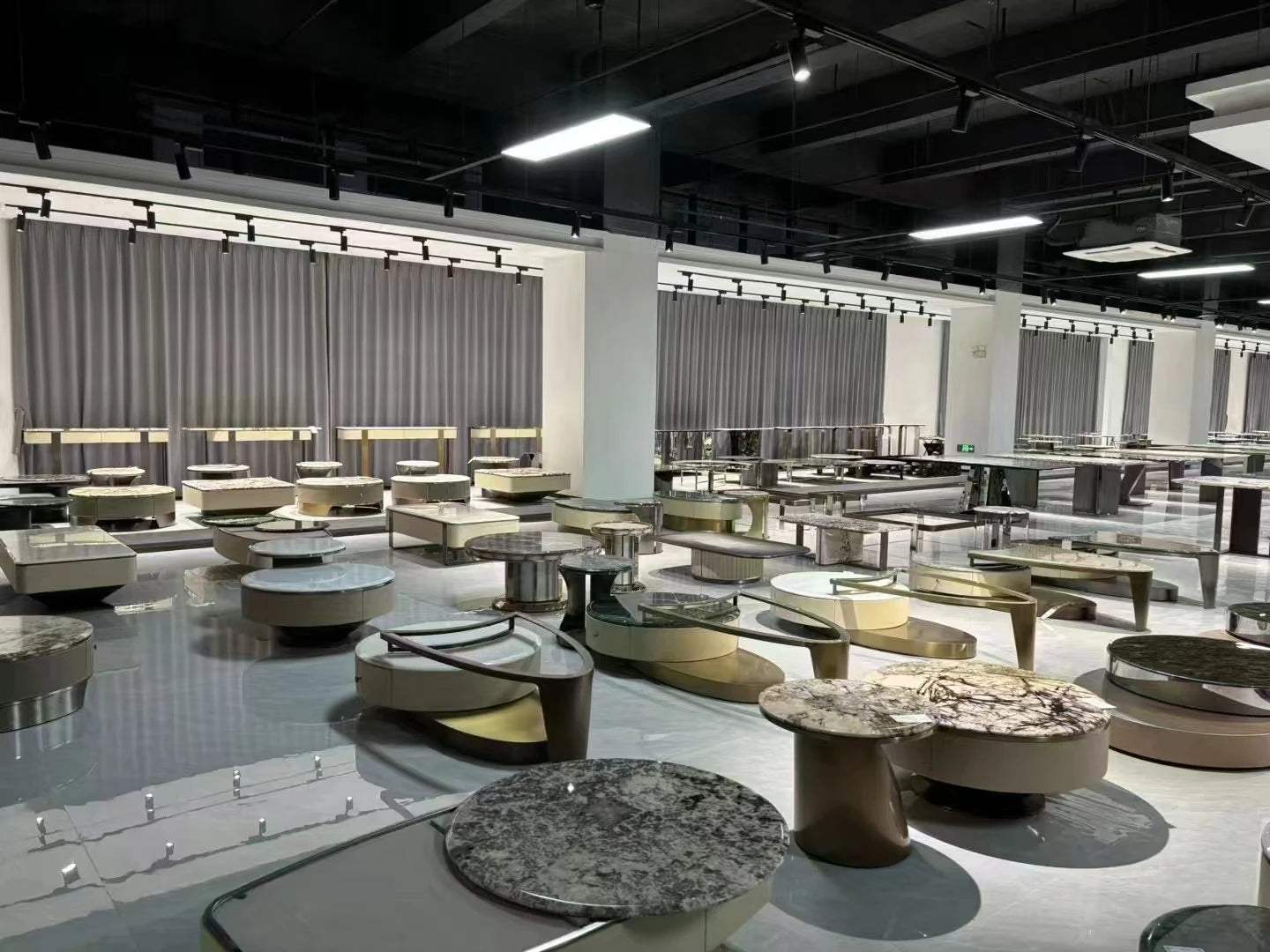 Light Luxury Modern Minimalist Italian Home Office Desk for Home Office