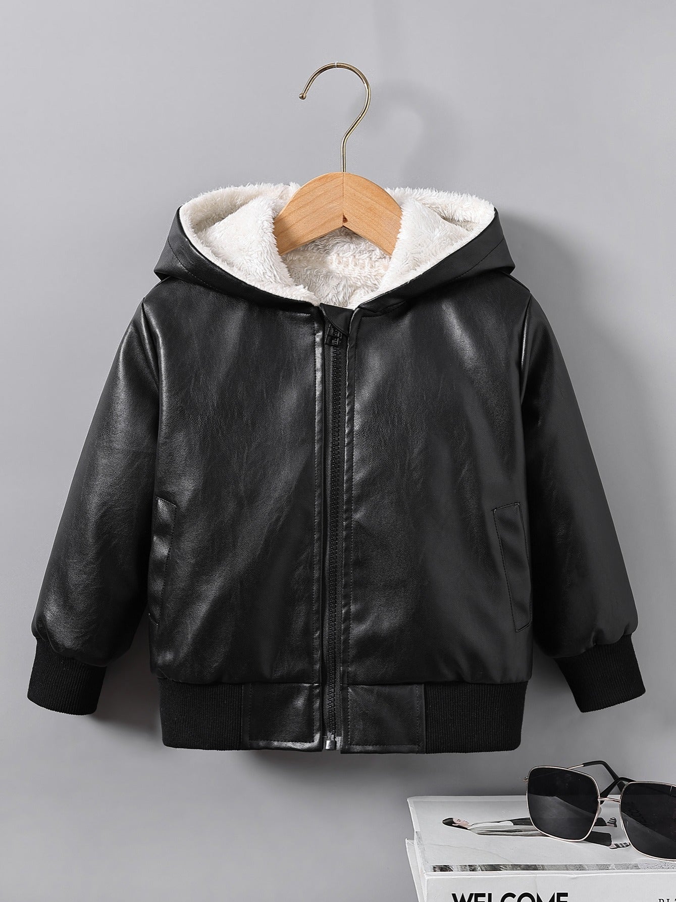 Boys' Comfortable Fleece-Lined Zip Jacket for Autumn And Winter, Thickened And Warm, New Korean-Style Motorcycle Jacket for Fall And Winter 2024.